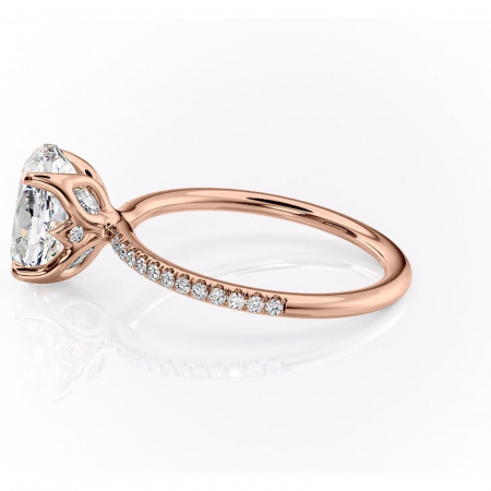 Inel de logodnă Seren din aur Rose 14kt cu moissanite tăietură ovală – Montură pavé rafinată pentru profil înalt | Personalizează și configurează gratuit online [5]
