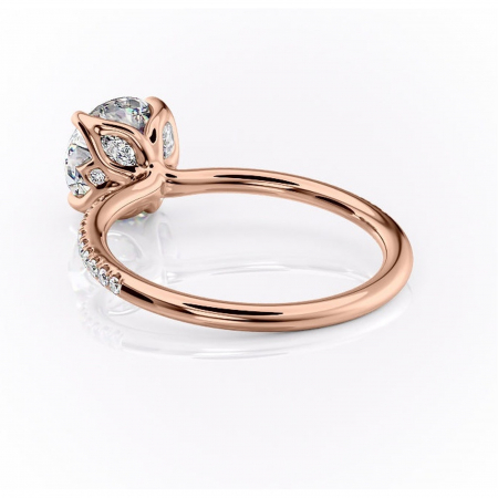 Inel de logodnă Seren din aur Rose 14kt cu moissanite tăietură rotundă – Montură pavé rafinată pentru profil înalt | Personalizează și configurează gratuit online [3]