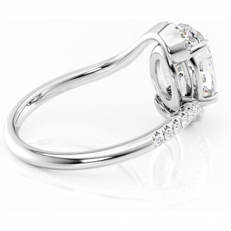 Inel de logodnă Sienna din aur Alb 14kt cu moissanite tăietură ovală – Montură pavé rafinată pentru profil mediu | Personalizează și configurează gratuit online [2]