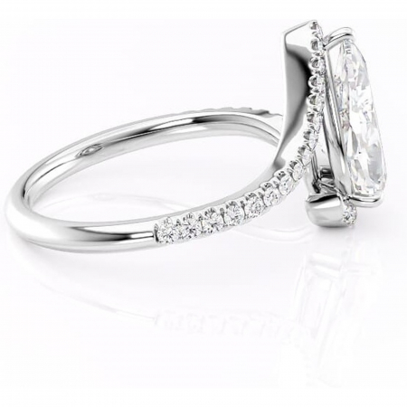 Inel de logodnă Sienna din aur Alb 14kt cu moissanite tăietură pară – Montură pavé rafinată pentru profil mediu | Personalizează și configurează gratuit online [1]