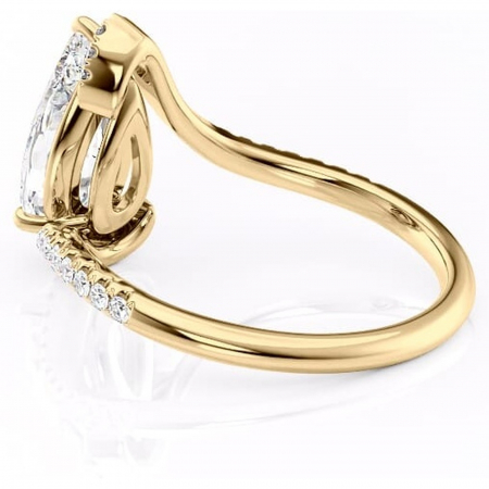 Inel de logodnă Sienna din aur Galben 18kt cu moissanite tăietură pară – Montură pavé rafinată pentru profil mediu | Personalizează și configurează gratuit online [4]