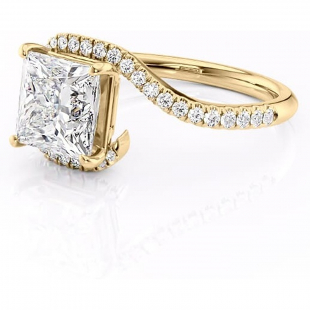 Inel de logodnă Sienna din aur Galben 14kt cu moissanite tăietură princess – Montură pavé rafinată pentru profil mediu | Personalizează și configurează gratuit online [6]