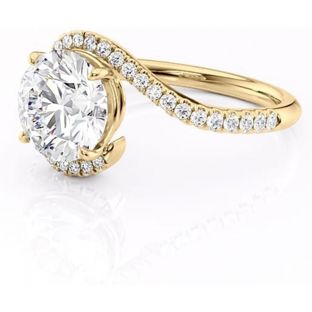 Inel de logodnă Sienna din aur Galben 14kt cu moissanite tăietură rotundă – Montură pavé rafinată pentru profil mediu | Personalizează și configurează gratuit online [6]