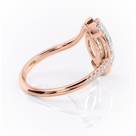 Inel de logodnă Sienna din aur Rose 18kt cu moissanite tăietură marquise – Montură pavé rafinată pentru profil mediu | Personalizează și configurează gratuit online [2]