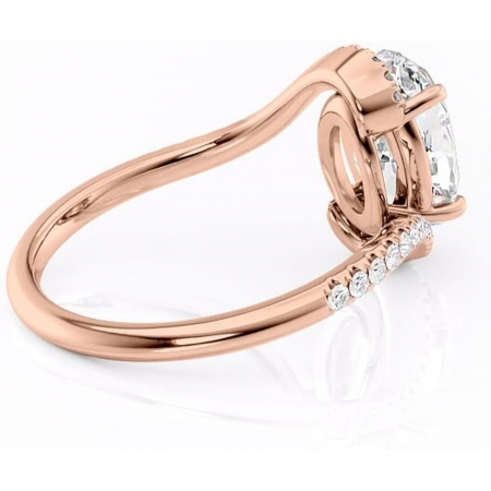 Inel de logodnă Sienna din aur Rose 14kt cu moissanite tăietură ovală – Montură pavé rafinată pentru profil mediu | Personalizează și configurează gratuit online [2]