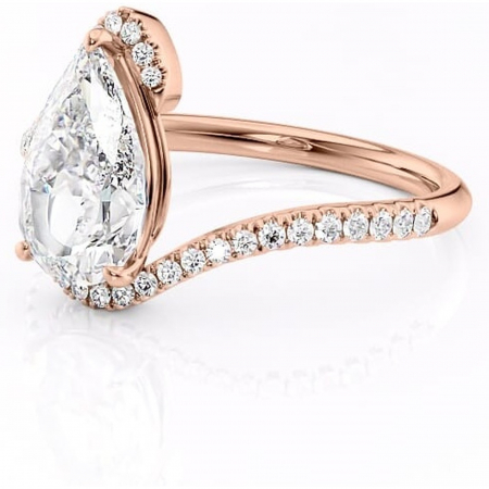 Inel de logodnă Sienna din aur Rose 18kt cu moissanite tăietură pară – Montură pavé rafinată pentru profil mediu | Personalizează și configurează gratuit online [6]