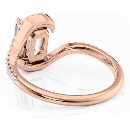 Inel de logodnă Sienna din aur Rose 14kt cu moissanite tăietură smarald – Montură pavé rafinată pentru profil mediu | Personalizează și configurează gratuit online [3]