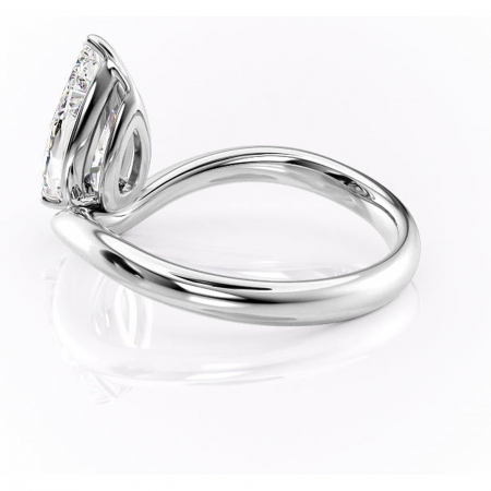 Inel de logodnă Silvara din aur Alb 14kt cu moissanite tăietură pară – Solitar rafinată pentru profil jos | Personalizează și configurează gratuit online [4]