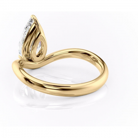 Inel de logodnă Silvara din aur Galben 14kt cu moissanite tăietură pară – Solitar rafinată pentru profil jos | Personalizează și configurează gratuit online [3]