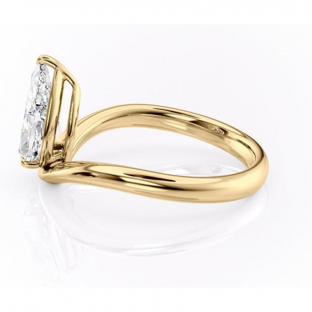 Inel de logodnă Silvara din aur Galben 14kt cu moissanite tăietură pară – Solitar rafinată pentru profil jos | Personalizează și configurează gratuit online [5]