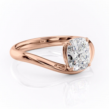 Pernă alungită - Inel de logodnă Silvara din aur Rose 14kt cu moissanite tăietură pernă – Solitar rafinată pentru profil jos | Personalizează și configurează gratuit online