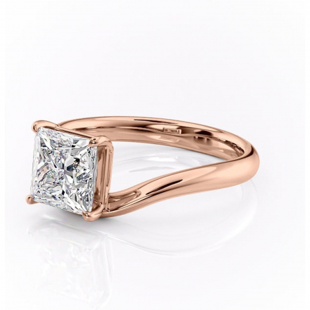 Inel de logodnă Silvara din aur Rose 14kt cu moissanite tăietură princess – Solitar rafinată pentru profil jos | Personalizează și configurează gratuit online [6]