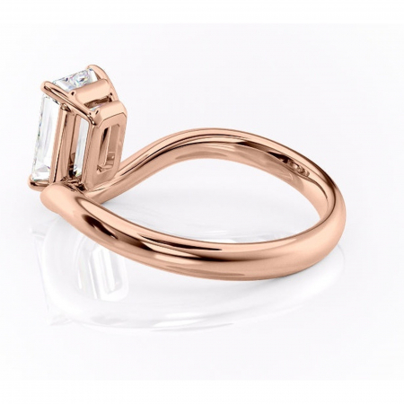 Inel de logodnă Silvara din aur Rose 14kt cu moissanite tăietură smarald – Solitar rafinată pentru profil jos | Personalizează și configurează gratuit online [4]