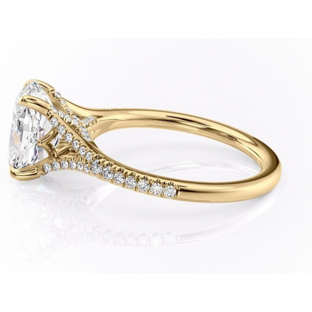 Inel de logodnă Skye din aur Galben 14kt cu moissanite tăietură ovală – Montură pavé rafinată pentru profil înalt | Personalizează și configurează gratuit online [5]