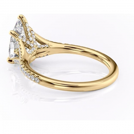 Inel de logodnă Skye din aur Galben 14kt cu moissanite tăietură pară – Montură pavé rafinată pentru profil înalt | Personalizează și configurează gratuit online [4]