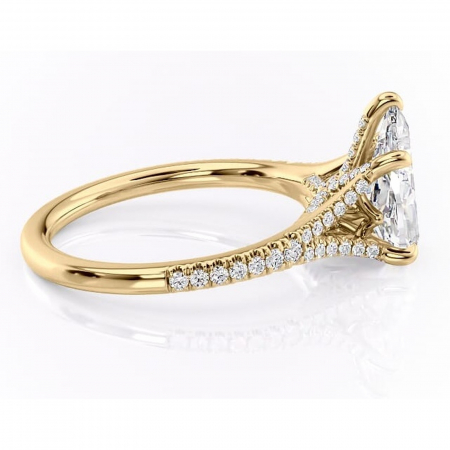 Inel de logodnă Skye din aur Galben 14kt cu moissanite tăietură pară – Montură pavé rafinată pentru profil înalt | Personalizează și configurează gratuit online [1]