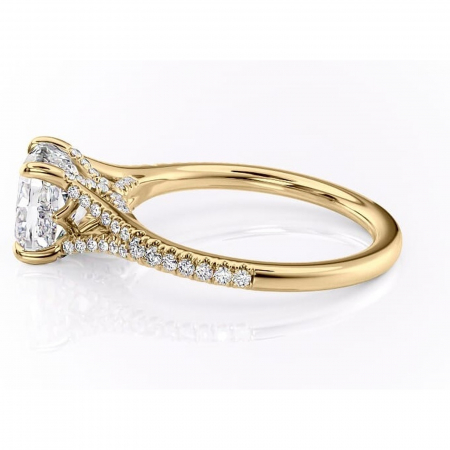 Inel de logodnă Skye din aur Galben 18kt cu moissanite tăietură pernă – Montură pavé rafinată pentru profil înalt | Personalizează și configurează gratuit online [5]