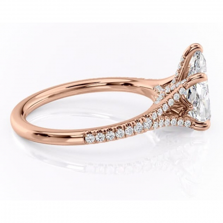 Inel de logodnă Skye din aur Rose 18kt cu moissanite tăietură pară – Montură pavé rafinată pentru profil înalt | Personalizează și configurează gratuit online [1]