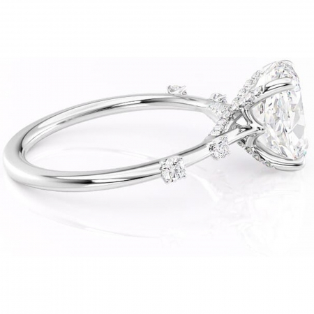 Inel de logodnă Talia din aur Alb 14kt cu moissanite tăietură ovală – Pietre laterale rafinată pentru profil înalt | Personalizează și configurează gratuit online [1]