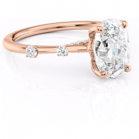 Ovală - Inel de logodnă Talia din aur Rose 18kt cu moissanite tăietură ovală – Pietre laterale rafinată pentru profil înalt | Personalizează și configurează gratuit online
