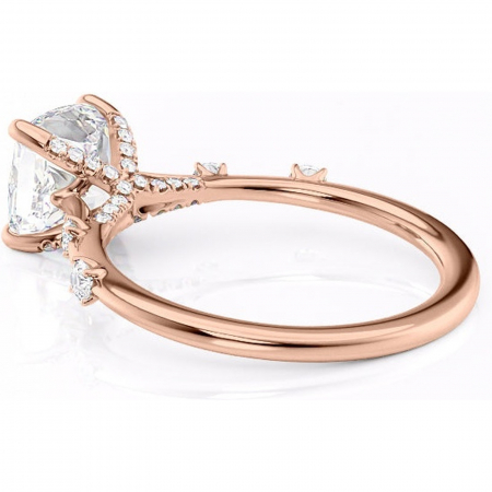 Inel de logodnă Talia din aur Rose 14kt cu moissanite tăietură pernă – Pietre laterale rafinată pentru profil înalt | Personalizează și configurează gratuit online [4]
