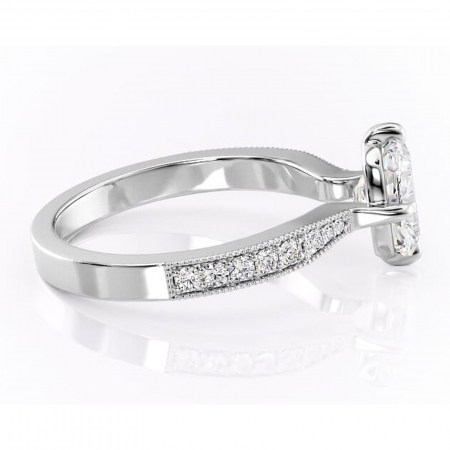 Inel de logodnă Thalia din aur Alb 14kt cu moissanite tăietură pernă – Montură pavé rafinată pentru profil mediu | Personalizează și configurează gratuit online [1]