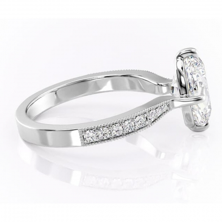 Inel de logodnă Thalia din aur Alb 14kt cu moissanite tăietură ovală – Montură pavé rafinată pentru profil mediu | Personalizează și configurează gratuit online [1]