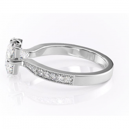 Inel de logodnă Thalia din aur Alb 18kt cu moissanite tăietură princess – Montură pavé rafinată pentru profil mediu | Personalizează și configurează gratuit online [5]