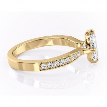 Inel de logodnă Thalia din aur Galben 14kt cu moissanite tăietură pernă – Montură pavé rafinată pentru profil mediu | Personalizează și configurează gratuit online [1]