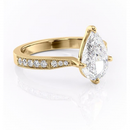 Aur galben - Inel de logodnă Thalia din aur Galben 18kt cu moissanite tăietură pară – Montură pavé rafinată pentru profil mediu | Personalizează și configurează gratuit online