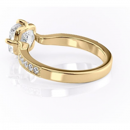 Inel de logodnă Thalia din aur Galben 18kt cu moissanite tăietură pernă – Montură pavé rafinată pentru profil mediu | Personalizează și configurează gratuit online [4]