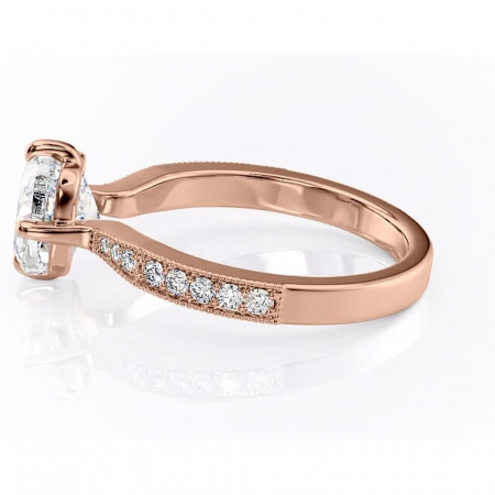 Inel de logodnă Thalia din aur Rose 14kt cu moissanite tăietură pernă – Montură pavé rafinată pentru profil mediu | Personalizează și configurează gratuit online [5]