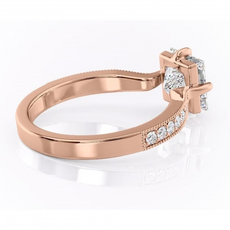 Inel de logodnă Thalia din aur Rose 18kt cu moissanite tăietură princess – Montură pavé rafinată pentru profil mediu | Personalizează și configurează gratuit online [2]