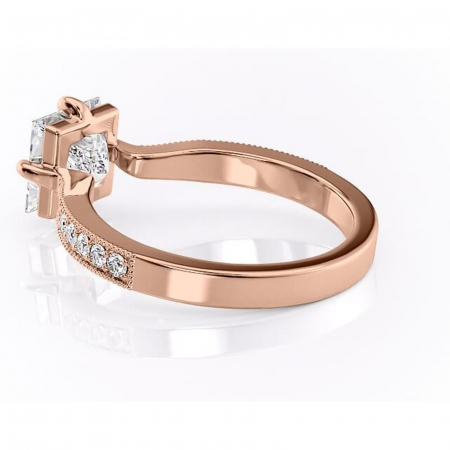 Inel de logodnă Thalia din aur Rose 18kt cu moissanite tăietură princess – Montură pavé rafinată pentru profil mediu | Personalizează și configurează gratuit online [4]
