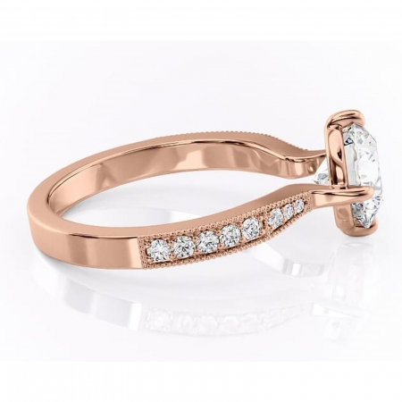 Inel de logodnă Thalia din aur Rose 14kt cu moissanite tăietură rotundă – Montură pavé rafinată pentru profil mediu | Personalizează și configurează gratuit online [1]