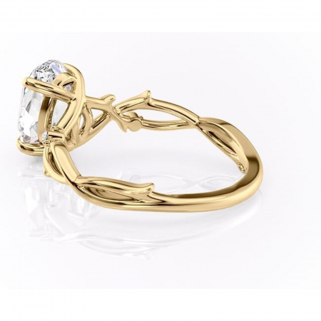 Inel de logodnă Thalina din aur Galben 14kt cu moissanite tăietură ovală – Solitar rafinată pentru profil mediu | Personalizează și configurează gratuit online [4]