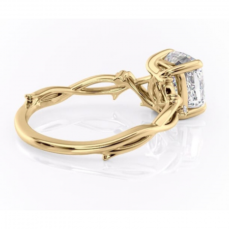 Inel de logodnă Thalina din aur Galben 18kt cu moissanite tăietură pernă – Solitar rafinată pentru profil mediu | Personalizează și configurează gratuit online [2]