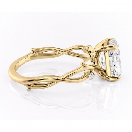 Inel de logodnă Thalina din aur Galben 14kt cu moissanite tăietură radiantă – Solitar rafinată pentru profil mediu | Personalizează și configurează gratuit online [1]