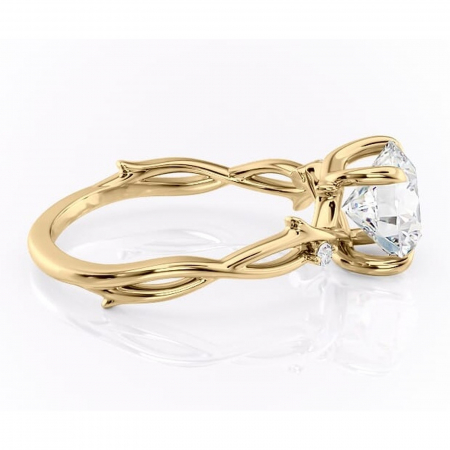 Inel de logodnă Thalina din aur Galben 14kt cu moissanite tăietură rotundă – Solitar rafinată pentru profil mediu | Personalizează și configurează gratuit online [1]