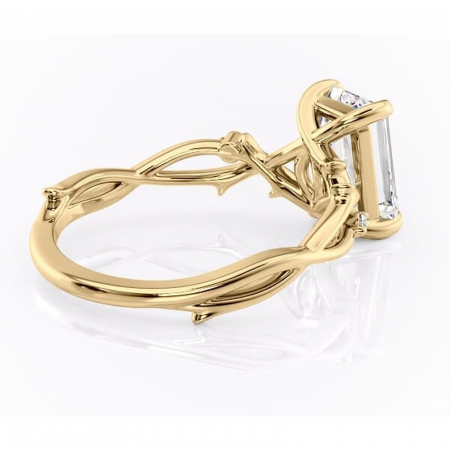 Inel de logodnă Thalina din aur Galben 14kt cu moissanite tăietură smarald – Solitar rafinată pentru profil mediu | Personalizează și configurează gratuit online [2]