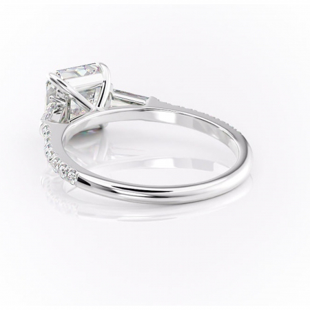 Inel de logodnă Theodora din aur Alb 14kt cu moissanite tăietură asscher – Montură cu trei pietre rafinată pentru profil înalt | Personalizează și configurează gratuit online [3]