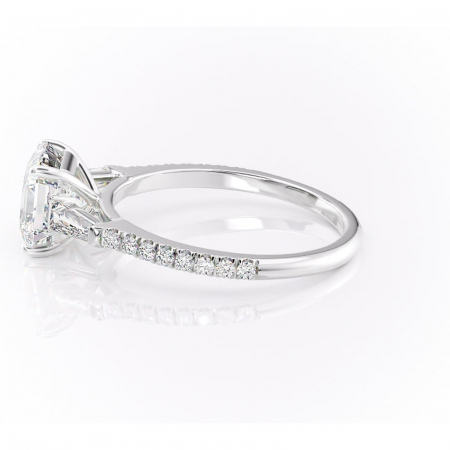 Inel de logodnă Theodora din aur Alb 14kt cu moissanite tăietură asscher – Montură cu trei pietre rafinată pentru profil înalt | Personalizează și configurează gratuit online [5]