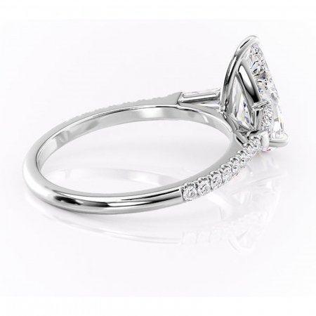 Inel de logodnă Theodora din aur Alb 14kt cu moissanite tăietură pară – Montură cu trei pietre rafinată pentru profil înalt | Personalizează și configurează gratuit online [2]