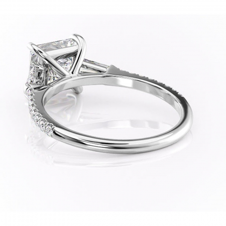 Inel de logodnă Theodora din aur Alb 14kt cu moissanite tăietură princess – Montură cu trei pietre rafinată pentru profil înalt | Personalizează și configurează gratuit online [3]