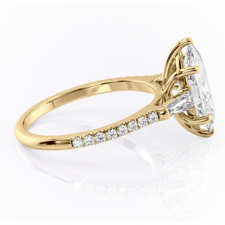 Inel de logodnă Theodora din aur Galben 18kt cu moissanite tăietură marquise – Montură cu trei pietre rafinată pentru profil înalt | Personalizează și configurează gratuit online [1]