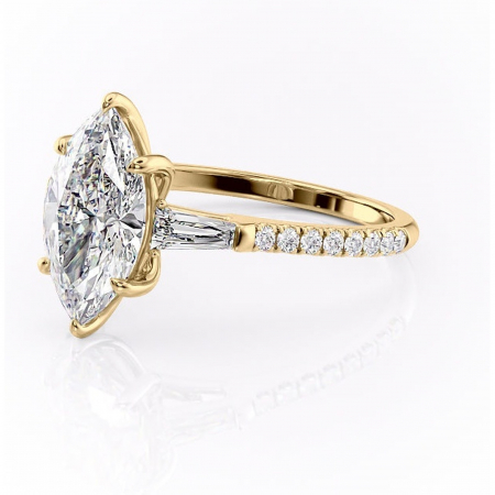 Inel de logodnă Theodora din aur Galben 18kt cu moissanite tăietură marquise – Montură cu trei pietre rafinată pentru profil înalt | Personalizează și configurează gratuit online [6]