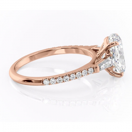 Inel de logodnă Theodora din aur Rose 14kt cu moissanite tăietură ovală – Montură cu trei pietre rafinată pentru profil înalt | Personalizează și configurează gratuit online [1]