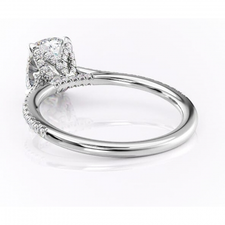 Inel de logodnă Tove din aur Alb 14kt cu moissanite tăietură pernă – Montură pavé rafinată pentru profil înalt | Personalizează și configurează gratuit online [3]