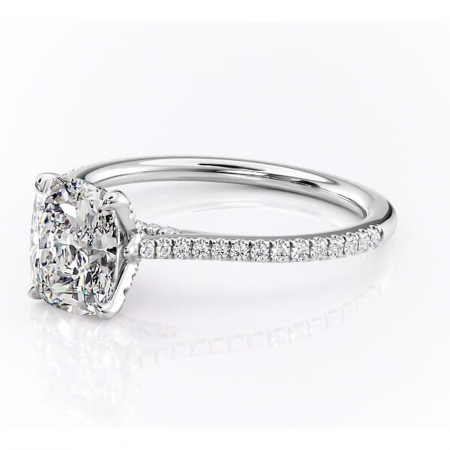 Inel de logodnă Tove din aur Alb 14kt cu moissanite tăietură pernă – Montură pavé rafinată pentru profil înalt | Personalizează și configurează gratuit online [6]