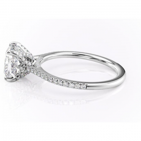 Inel de logodnă Tove din aur Alb 14kt cu moissanite tăietură pernă – Montură pavé rafinată pentru profil înalt | Personalizează și configurează gratuit online [5]